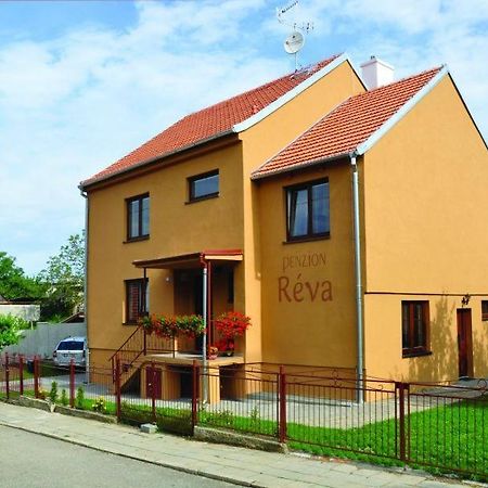 Penzion Reva Valtice Exterior foto
